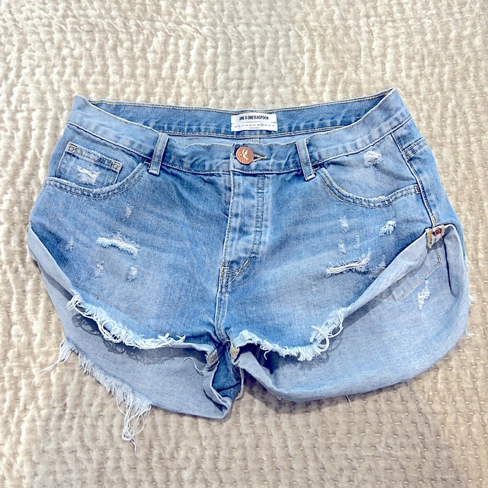 One Teaspoon denim shorts. Size 29.